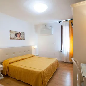 https://hotel-ai-tolentini.hotelslidodijesolo.com