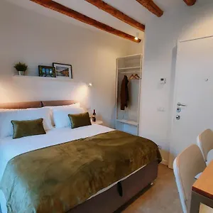 foscolo-9-room-breakfast.it-lombardy.com/