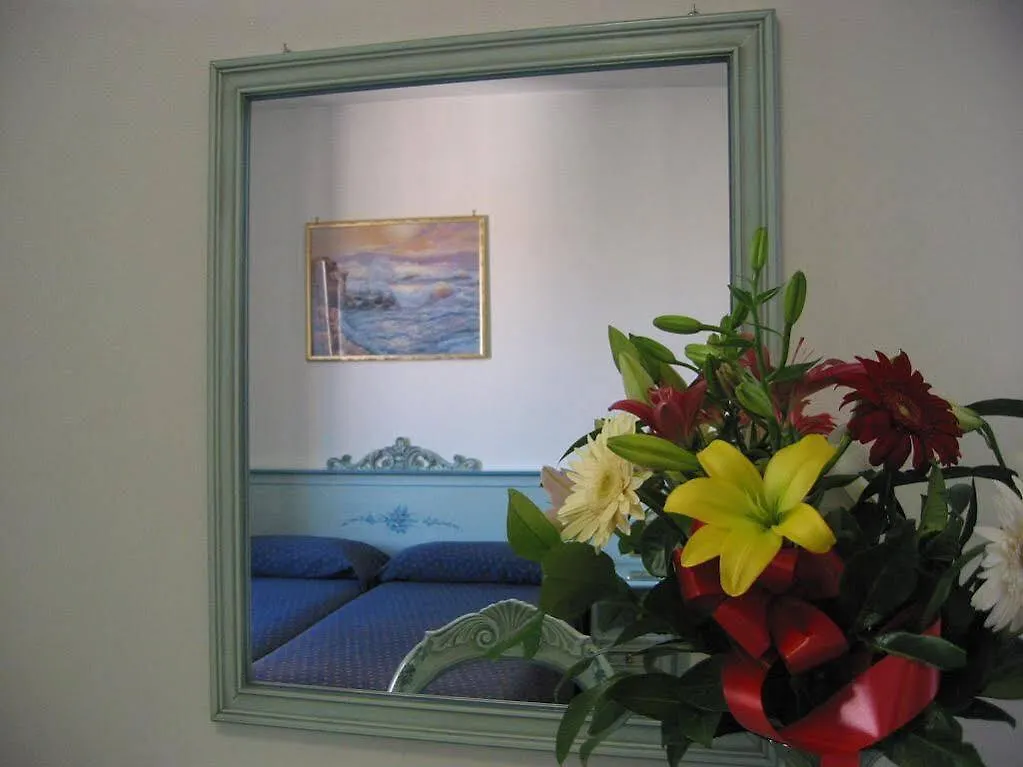 Guesthouse Ca' San Marcuola 1 Venice 2*,  Italy